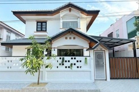 4 Bedroom House for sale in Lam Phak Chi, Bangkok