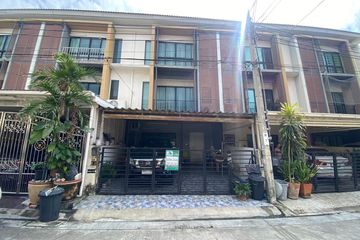 3 Bedroom Townhouse for sale in Bang Khae, Bangkok near MRT Lak Song