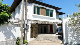 3 Bedroom House for rent in Phra Khanong Nuea, Bangkok near BTS Ekkamai