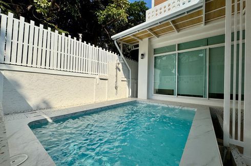 3 Bedroom House for rent in Khlong Tan Nuea, Bangkok