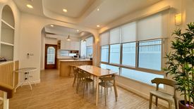 3 Bedroom House for rent in Khlong Tan Nuea, Bangkok