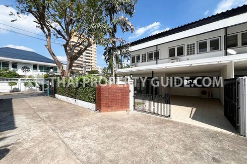 3 Bedroom House for rent in Khlong Tan Nuea, Bangkok