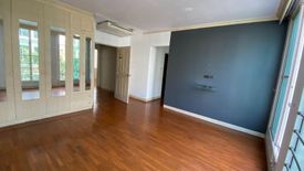 4 Bedroom Townhouse for rent in Baan Klangkrung Thonglor, Khlong Tan Nuea, Bangkok near BTS Thong Lo