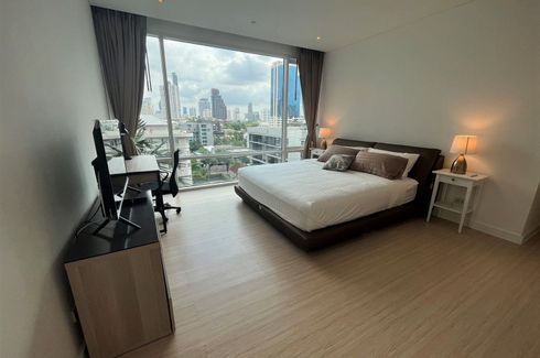 2 Bedroom Condo for sale in Khlong Tan Nuea, Bangkok near BTS Ekkamai