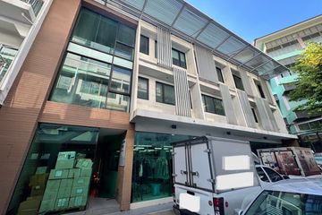 Commercial for rent in Phra Khanong, Bangkok near BTS Ekkamai