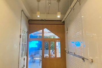 Commercial for rent in Khlong Tan Nuea, Bangkok