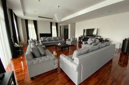 4 Bedroom Apartment for rent in Khlong Toei Nuea, Bangkok near MRT Phetchaburi