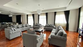 4 Bedroom Apartment for rent in Khlong Toei Nuea, Bangkok near MRT Phetchaburi