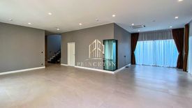 4 Bedroom House for sale in Grand Bangkok Boulevard Krungthepkritha, Khlong Sam Prawet, Bangkok