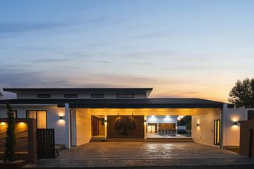 5 Bedroom House for sale in Wat Ket, Chiang Mai