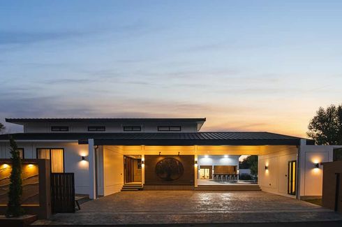 5 Bedroom House for sale in Wat Ket, Chiang Mai