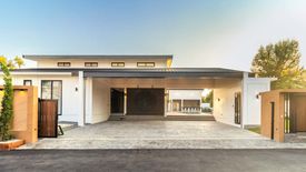 5 Bedroom House for sale in Wat Ket, Chiang Mai