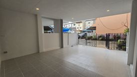 2 Bedroom Townhouse for sale in Thawi Watthana, Bangkok