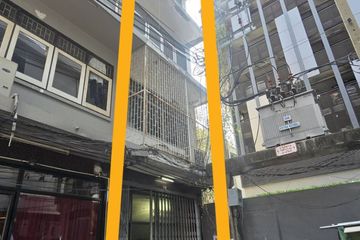 Commercial for sale in Silom, Bangkok near BTS Surasak