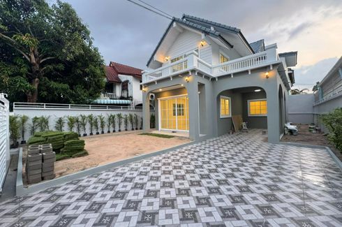 4 Bedroom House for sale in Na Kluea, Chonburi