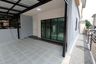 3 Bedroom Townhouse for sale in Dokmai, Bangkok