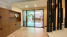 3 Bedroom Condo for rent in Khlong Tan Nuea, Bangkok near BTS Phrom Phong