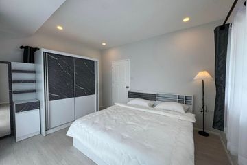 4 Bedroom House for sale in Na Kluea, Chonburi