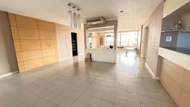 Commercial for sale in Huai Khwang, Bangkok near MRT Huai Khwang