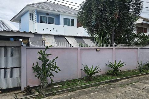 6 Bedroom House for sale in Lat Phrao, Bangkok near MRT Phawana
