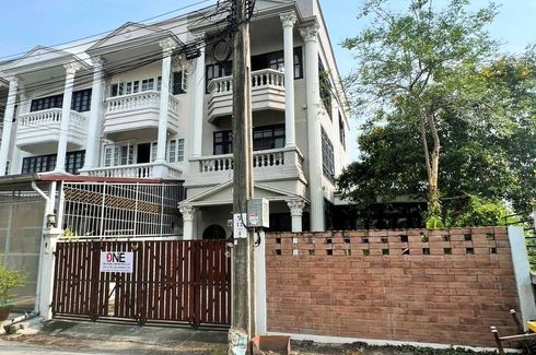 3 Bedroom Commercial for sale in Bang Pakok, Bangkok