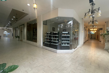 Commercial for rent in Khlong Tan Nuea, Bangkok near BTS Ekkamai