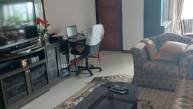 3 Bedroom Condo for sale in Khlong Toei, Bangkok near BTS Asoke