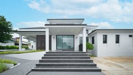 4 Bedroom House for sale in Na Kluea, Chonburi