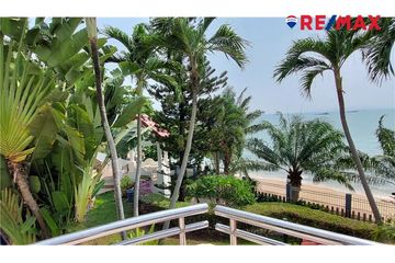 3 Bedroom Condo for sale in Baan Rimpha, Na Kluea, Chonburi