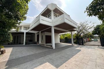 4 Bedroom House for rent in Phra Khanong Nuea, Bangkok