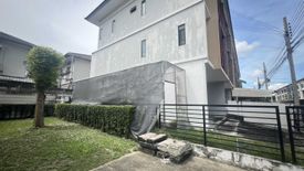 3 Bedroom Townhouse for sale in Lak Song, Bangkok near MRT Phutthamonthon Sai 2