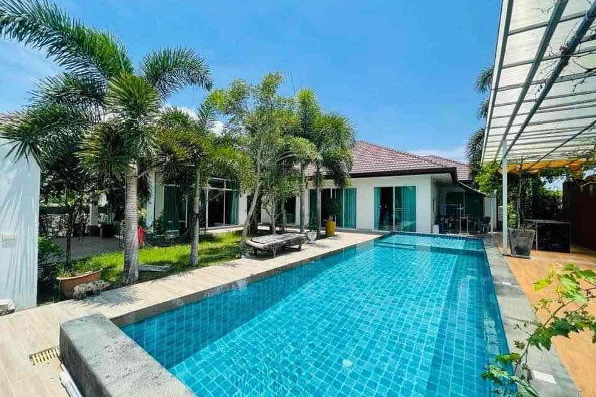 Pool villa for rent at Garden ville village
