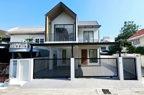 3 Bedroom House for sale in Bang Chak, Bangkok near BTS Punnawithi