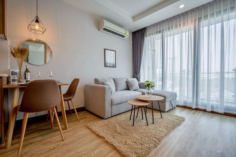 1 Bedroom Condo For Rent