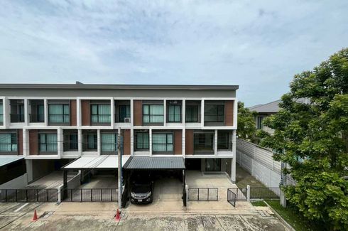4 Bedroom Townhouse for sale in Thap Yao, Bangkok