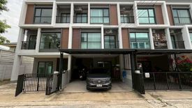 4 Bedroom Townhouse for sale in Thap Yao, Bangkok