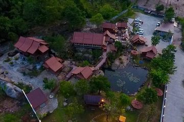 4 Bedroom Hotel / Resort for sale in 