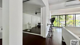 3 Bedroom House for sale in Khlong Tan Nuea, Bangkok