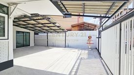 4 Bedroom House for rent in Huai Khwang, Bangkok near MRT Huai Khwang