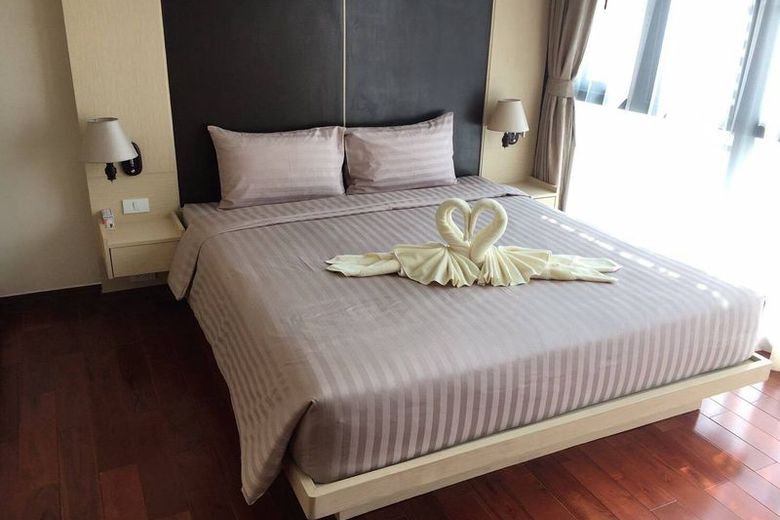 1 Bedroom Condo For Rent