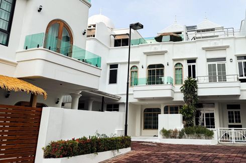 3 Bedroom House for Sale or Rent in Na Kluea, Chonburi