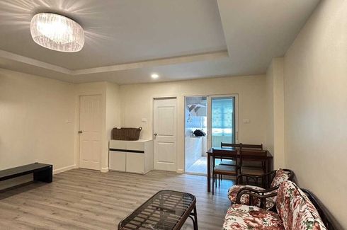 2 Bedroom Condo for sale in Happy Condo Ratchada 18, Sam Sen Nok, Bangkok