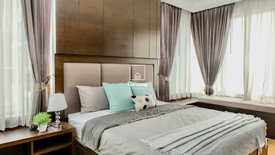 2 Bedroom Condo for sale in The Emporio Place, Khlong Tan, Bangkok near BTS Phrom Phong