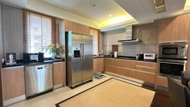 1 Bedroom Townhouse for rent in Khlong Tan Nuea, Bangkok