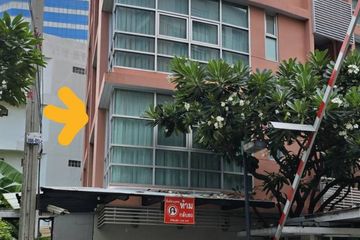 1 Bedroom Condo for sale in Huai Khwang, Bangkok near MRT Huai Khwang