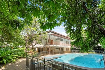 5 Bedroom House for sale in Phra Khanong, Bangkok near BTS Phra Khanong