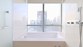 2 Bedroom Condo for rent in The Room Sukhumvit 21, Khlong Toei Nuea, Bangkok near MRT Sukhumvit