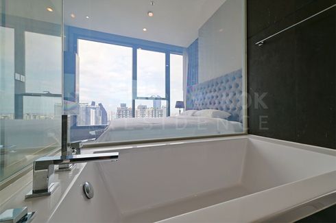 1 Bedroom Condo for rent in The Esse at Singha Complex, Bang Kapi, Bangkok near MRT Phetchaburi