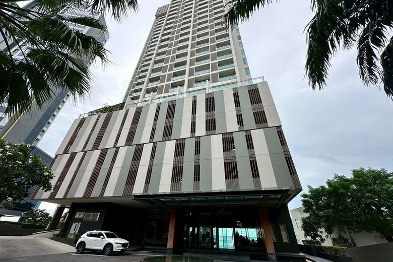 1 Bedroom Condo For Rent