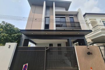 3 Bedroom House for rent in Phra Khanong Nuea, Bangkok near BTS Phra Khanong